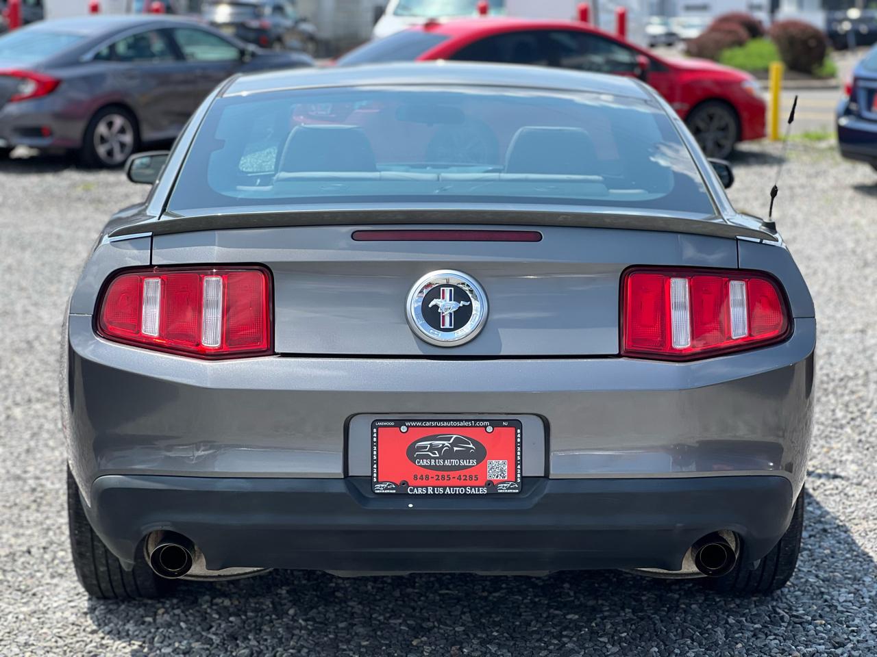 Ford Mustang V6 Coupe 2011