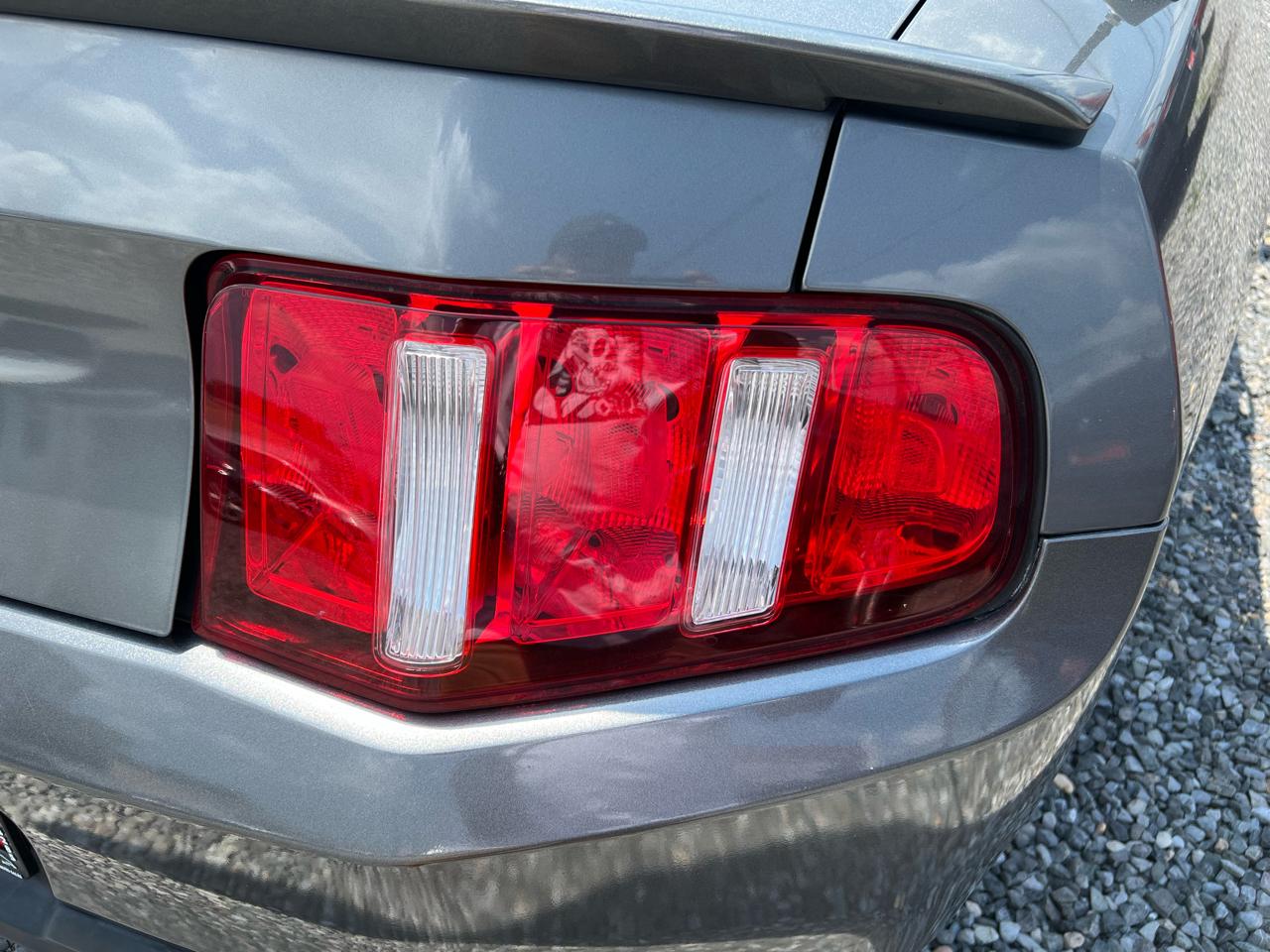 Ford Mustang V6 Coupe 2011