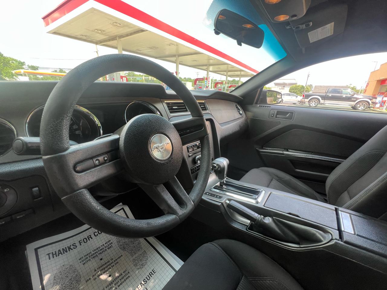 Ford Mustang V6 Coupe 2011