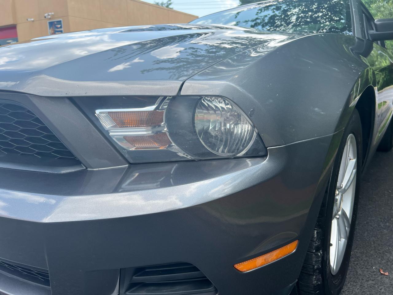 Ford Mustang V6 Coupe 2011