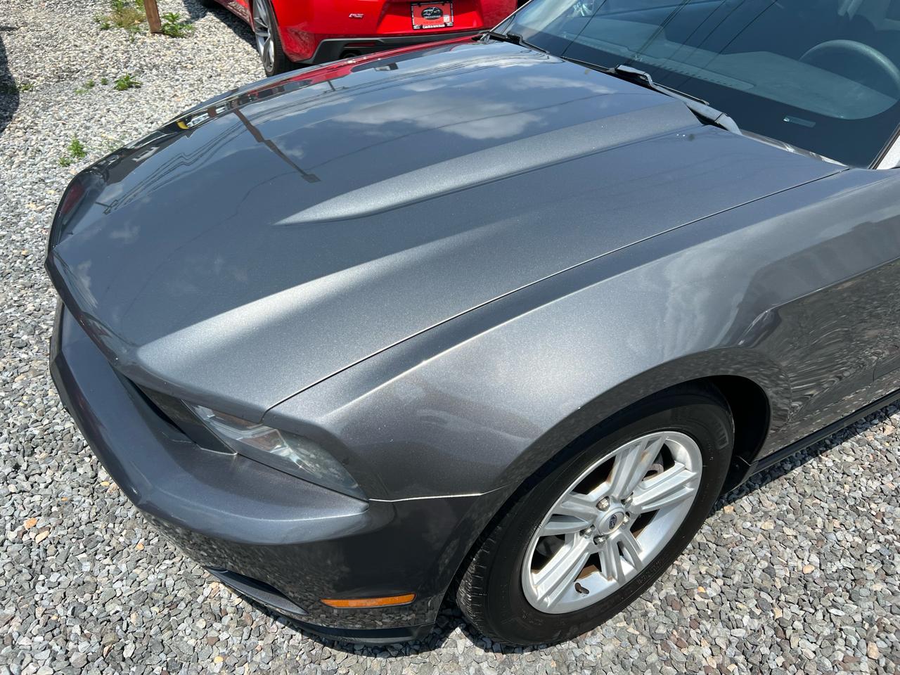 Ford Mustang V6 Coupe 2011