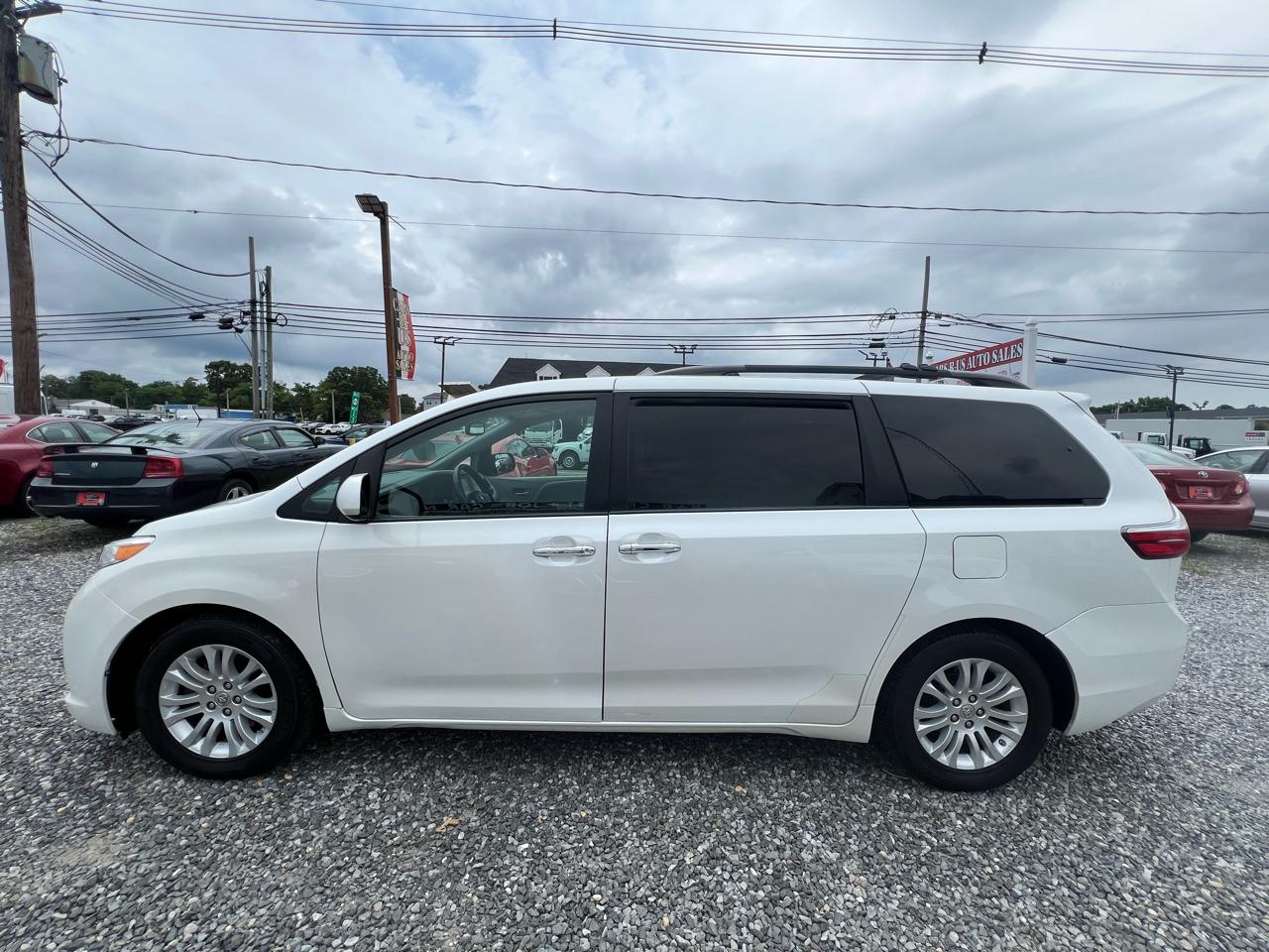 Toyota Sienna XLE FWD 8-Passenger V6 2015