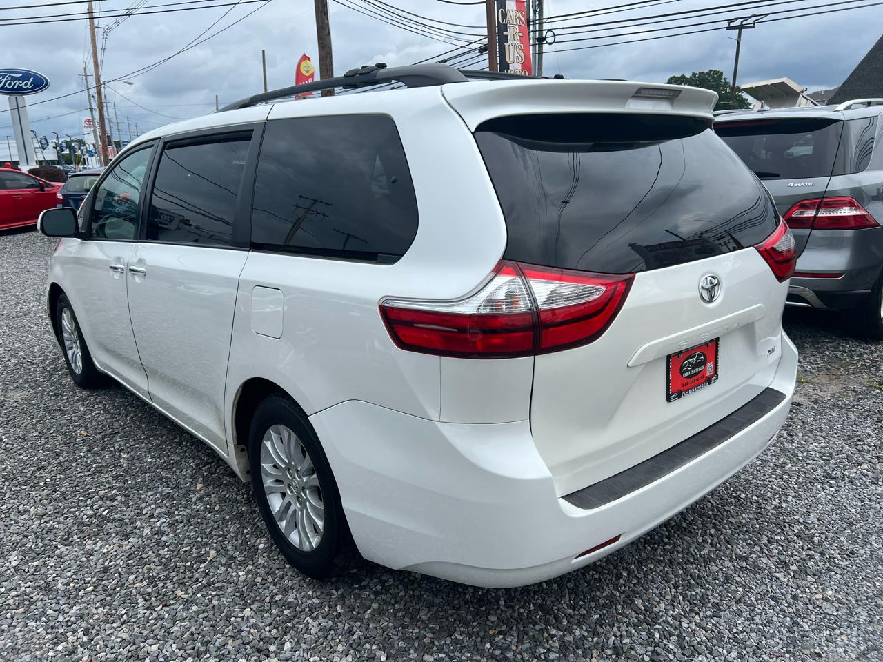 Toyota Sienna XLE FWD 8-Passenger V6 2015