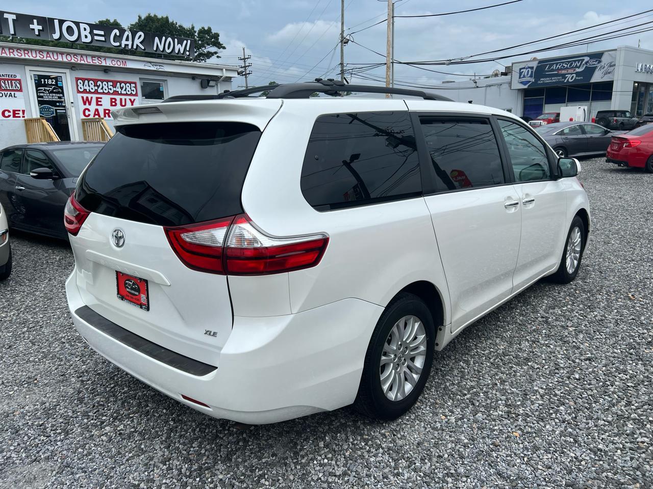 Toyota Sienna XLE FWD 8-Passenger V6 2015