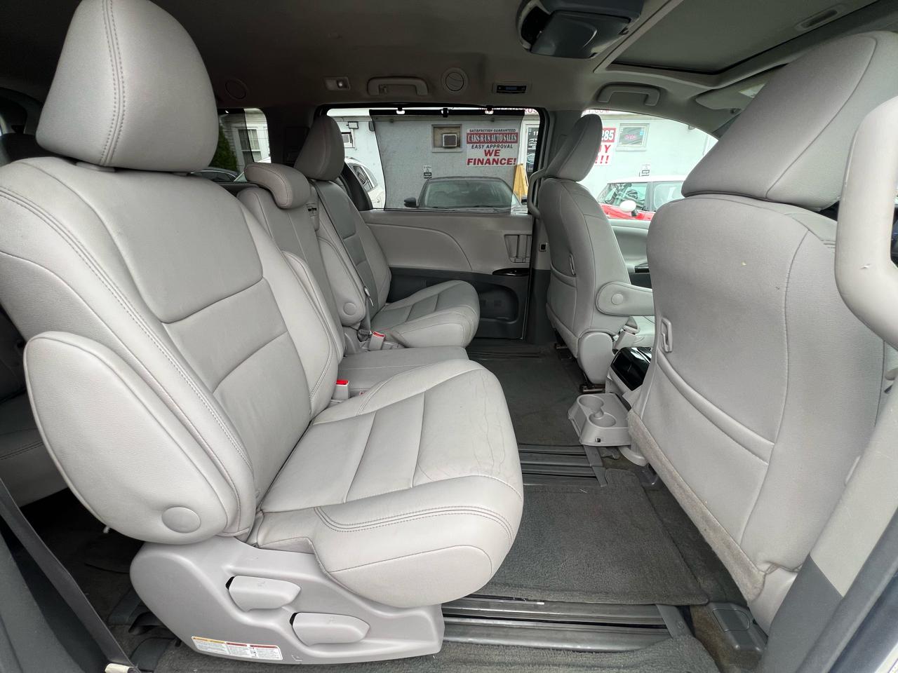 Toyota Sienna XLE FWD 8-Passenger V6 2015