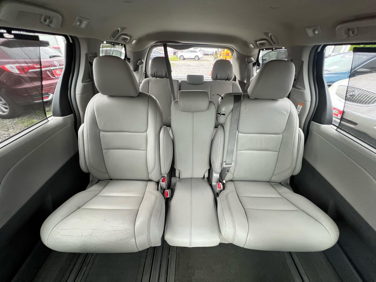 Toyota Sienna XLE FWD 8-Passenger V6 2015