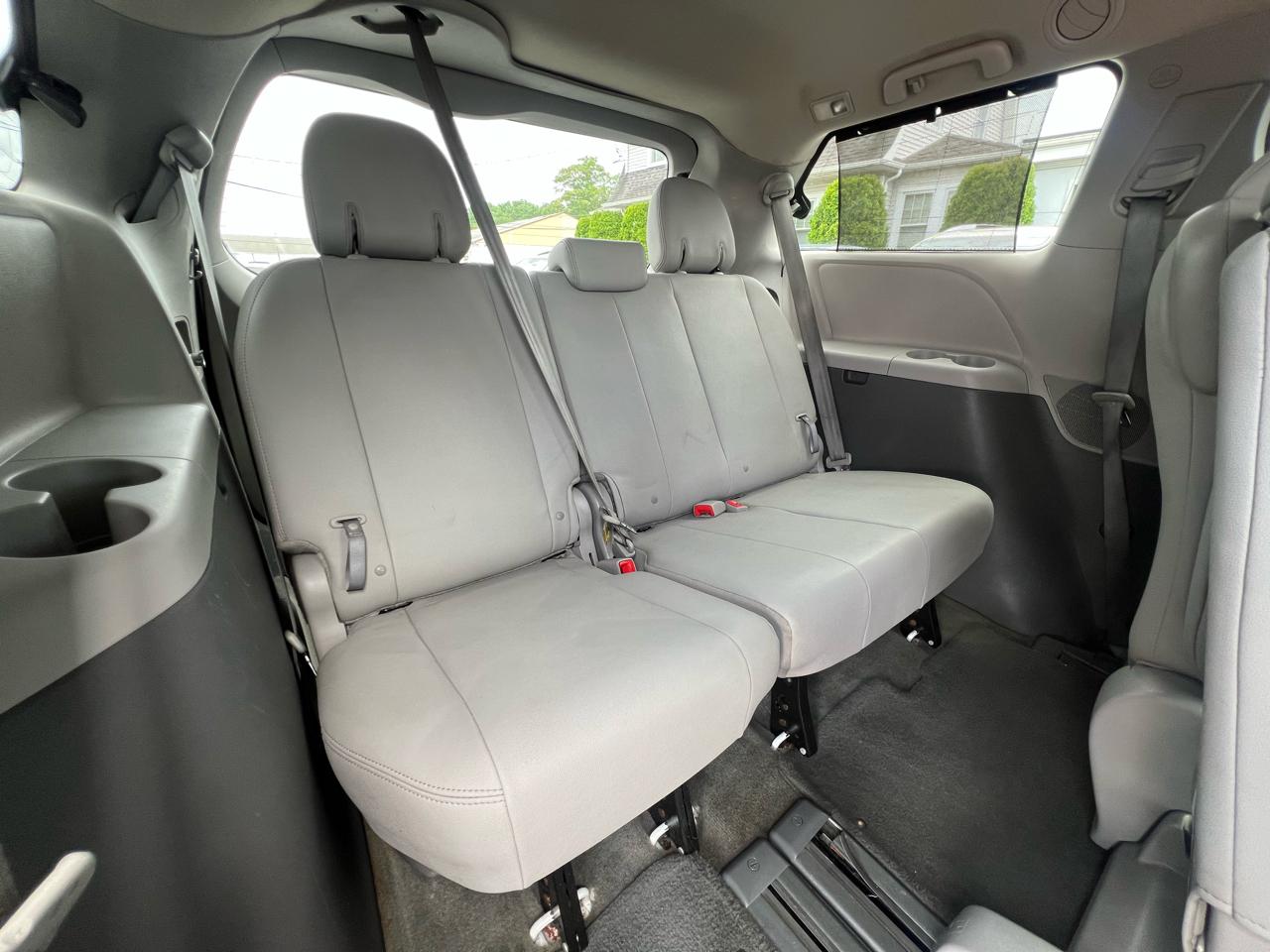 Toyota Sienna XLE FWD 8-Passenger V6 2015
