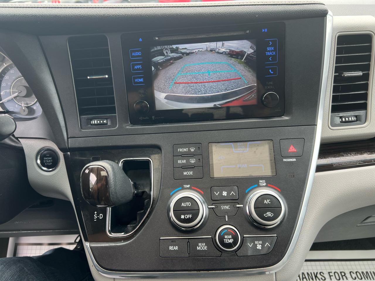 Toyota Sienna XLE FWD 8-Passenger V6 2015
