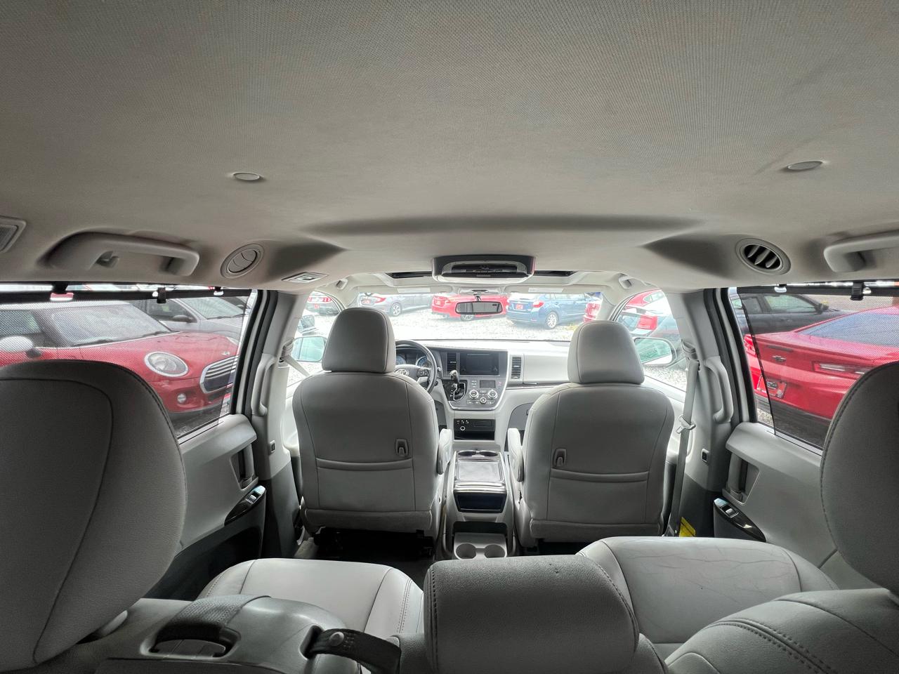 Toyota Sienna XLE FWD 8-Passenger V6 2015