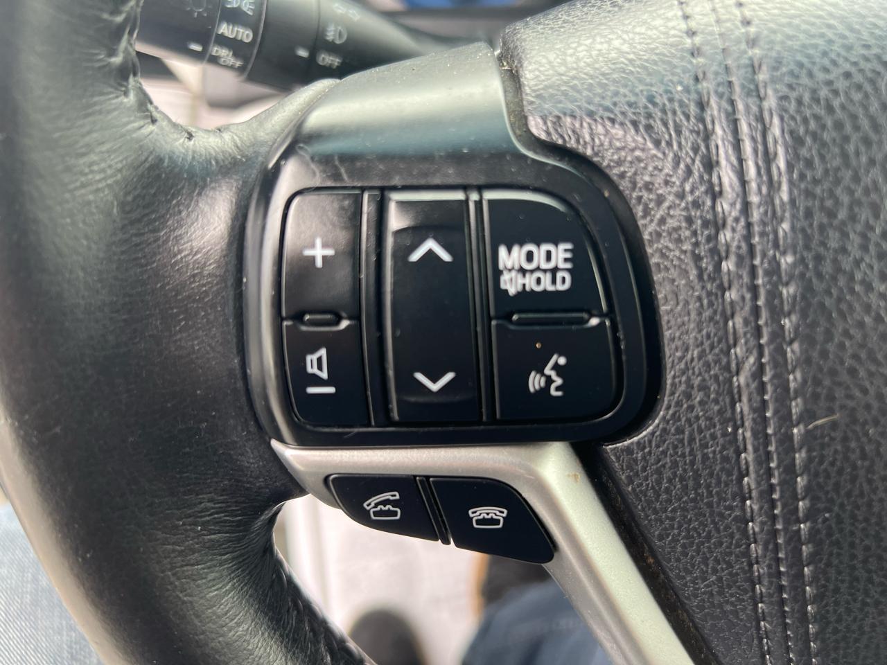 Toyota Sienna XLE FWD 8-Passenger V6 2015