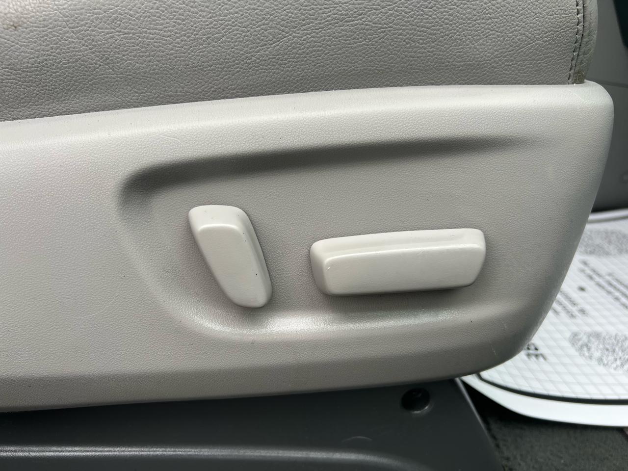 Toyota Sienna XLE FWD 8-Passenger V6 2015