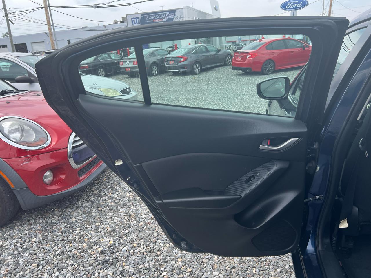 Mazda MAZDA3 i Sport AT 4-Door 2015