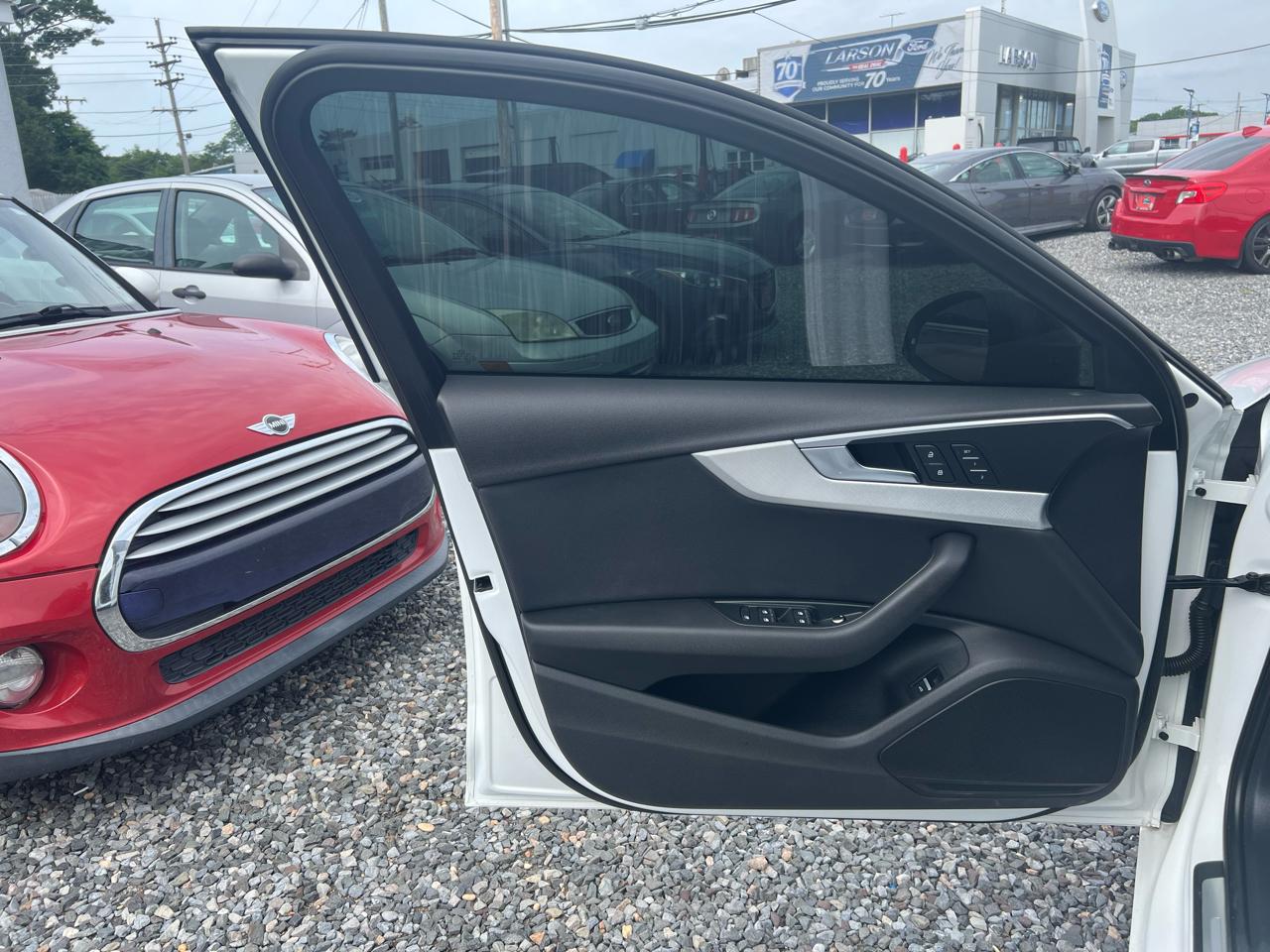 Audi A4 2.0T Premium quattro Sedan 2017