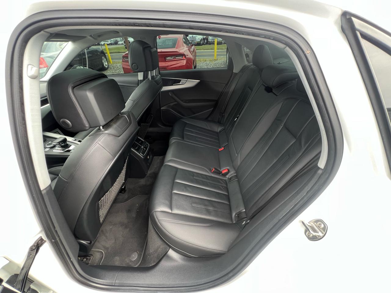 Audi A4 2.0T Premium quattro Sedan 2017
