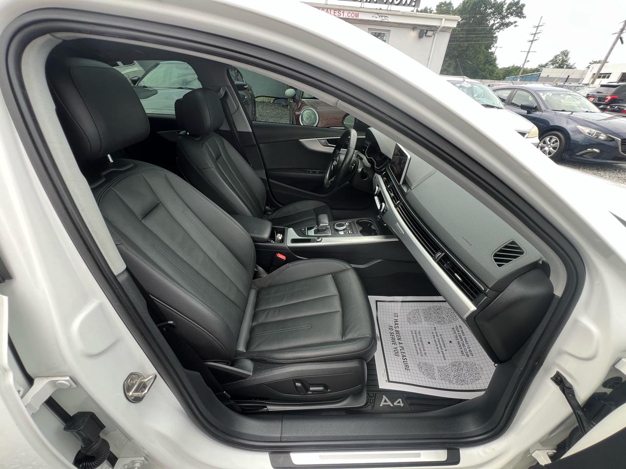 Audi A4 2.0T Premium quattro Sedan 2017