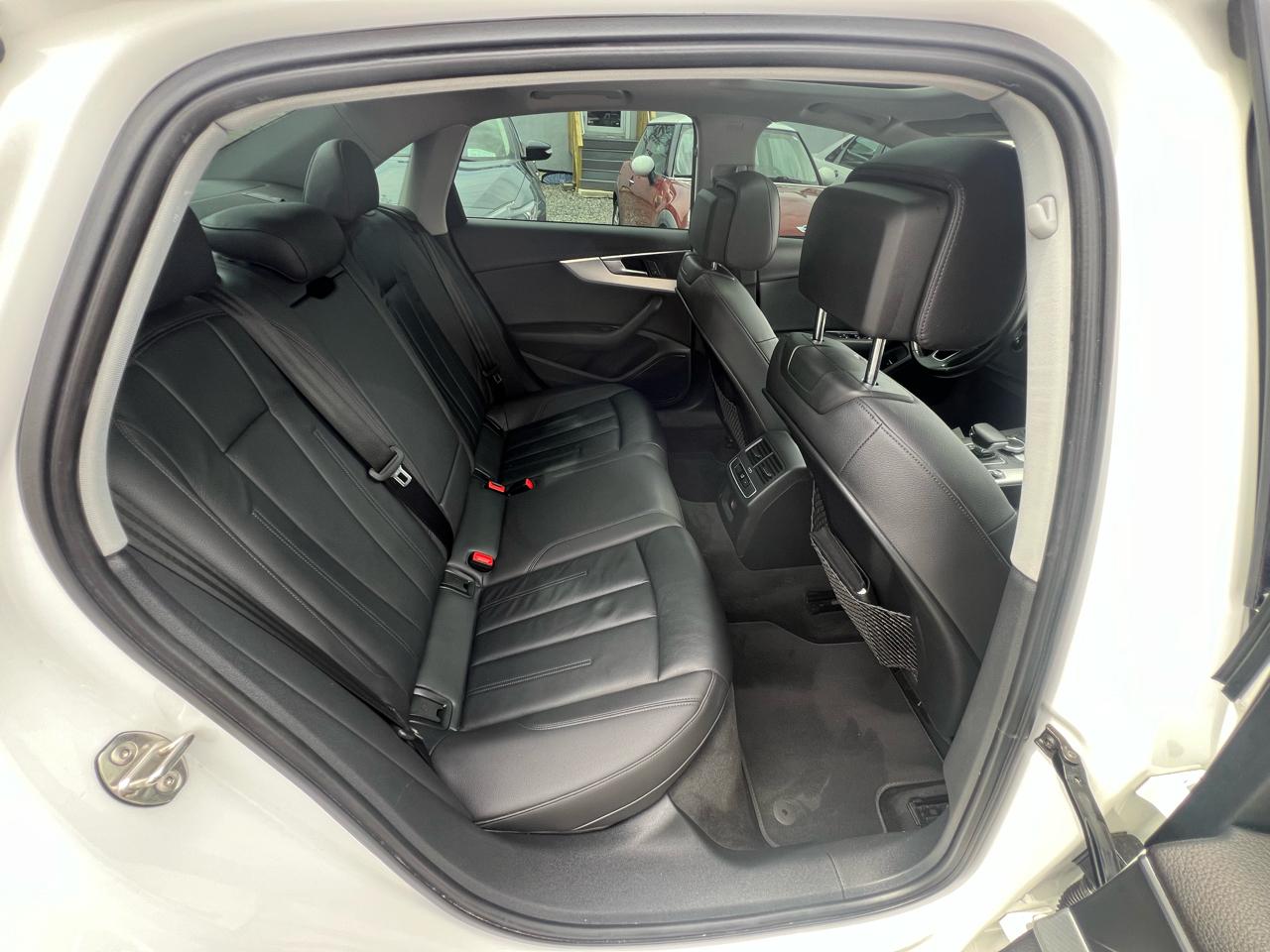 Audi A4 2.0T Premium quattro Sedan 2017