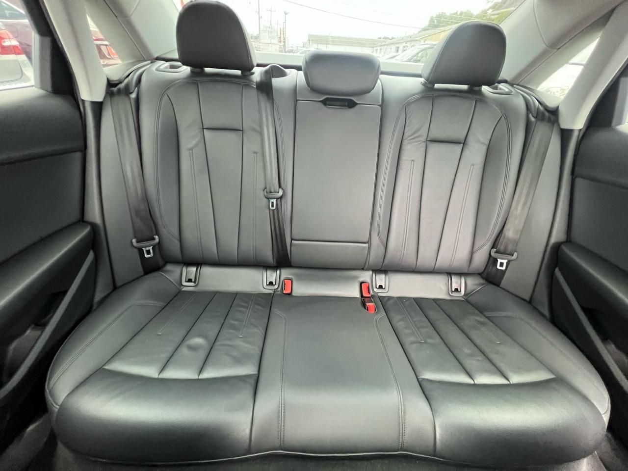 Audi A4 2.0T Premium quattro Sedan 2017