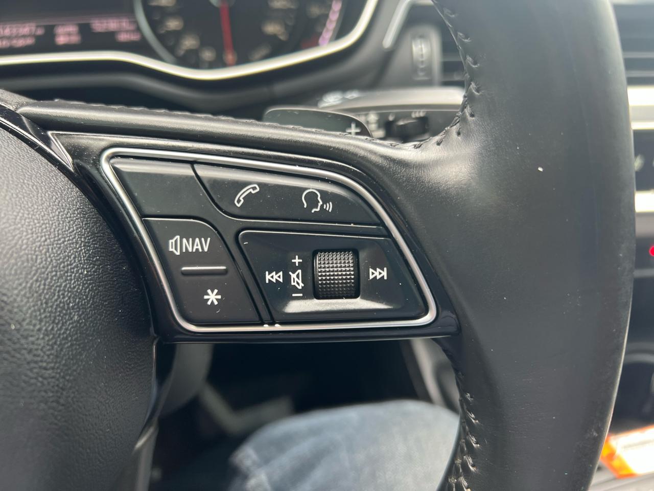 Audi A4 2.0T Premium quattro Sedan 2017