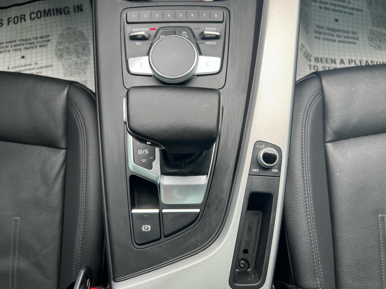Audi A4 2.0T Premium quattro Sedan 2017
