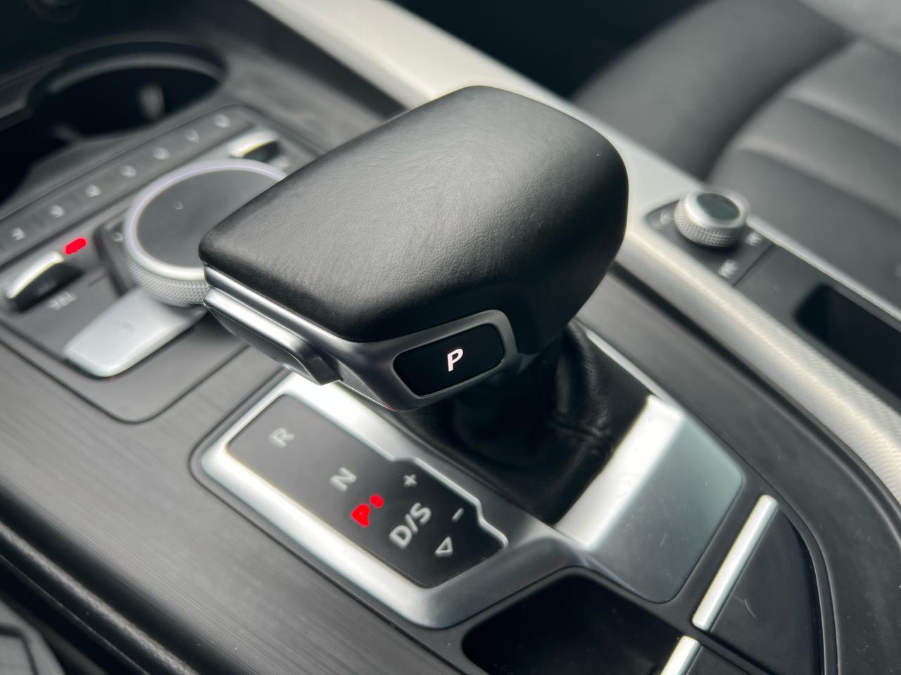 Audi A4 2.0T Premium quattro Sedan 2017