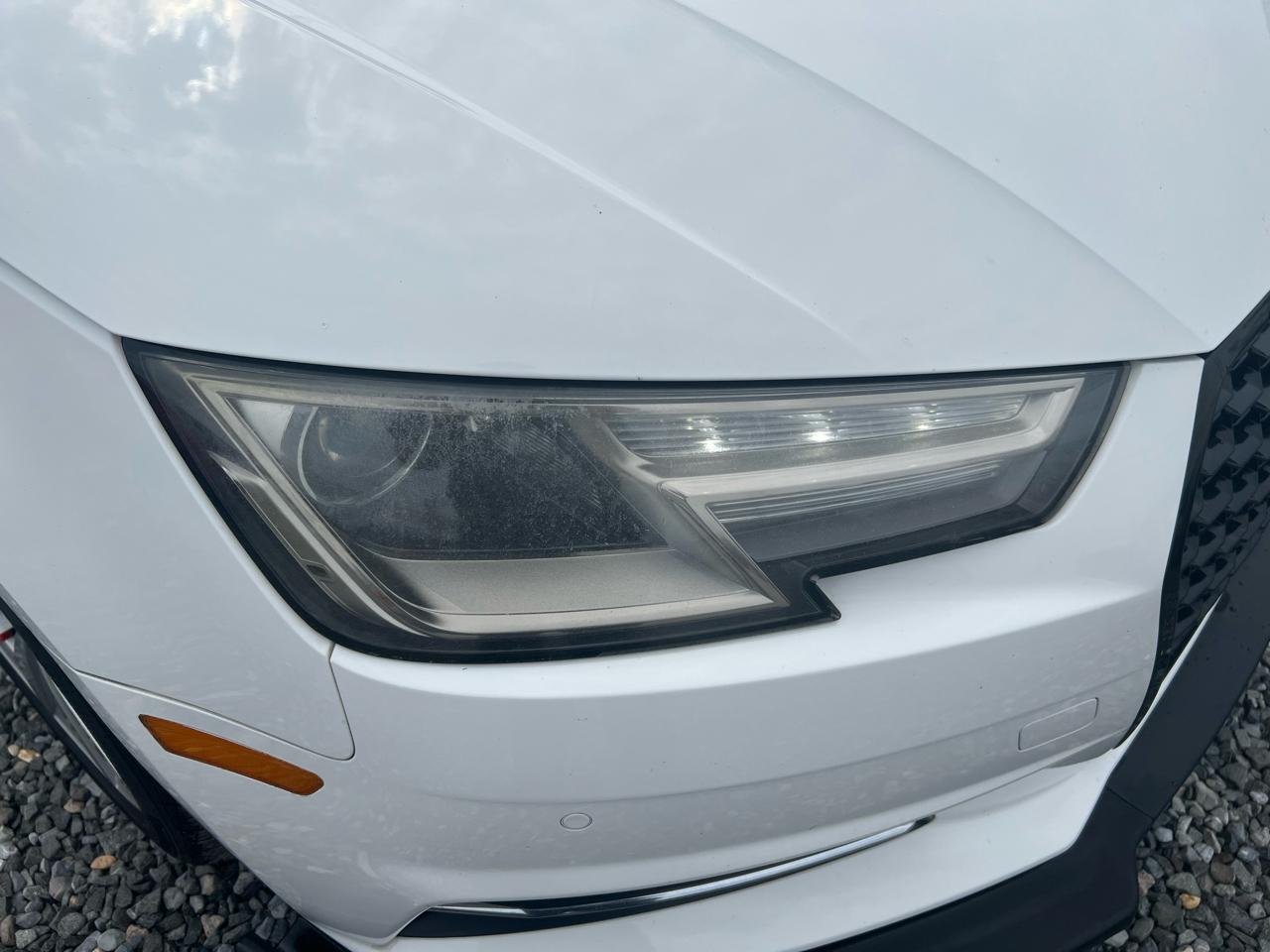 Audi A4 2.0T Premium quattro Sedan 2017