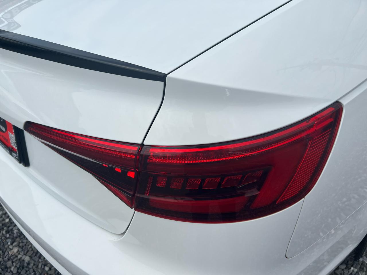 Audi A4 2.0T Premium quattro Sedan 2017