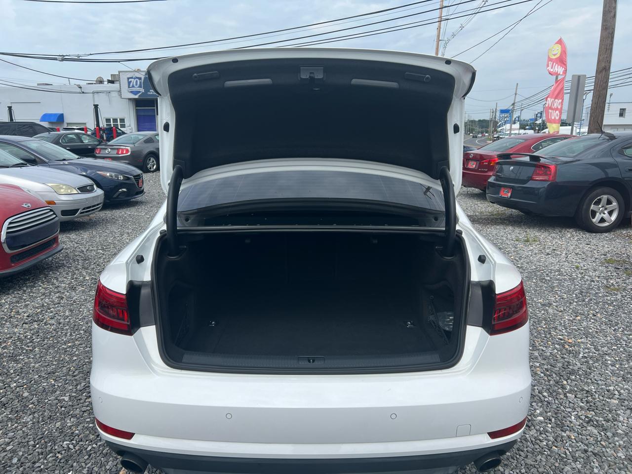 Audi A4 2.0T Premium quattro Sedan 2017
