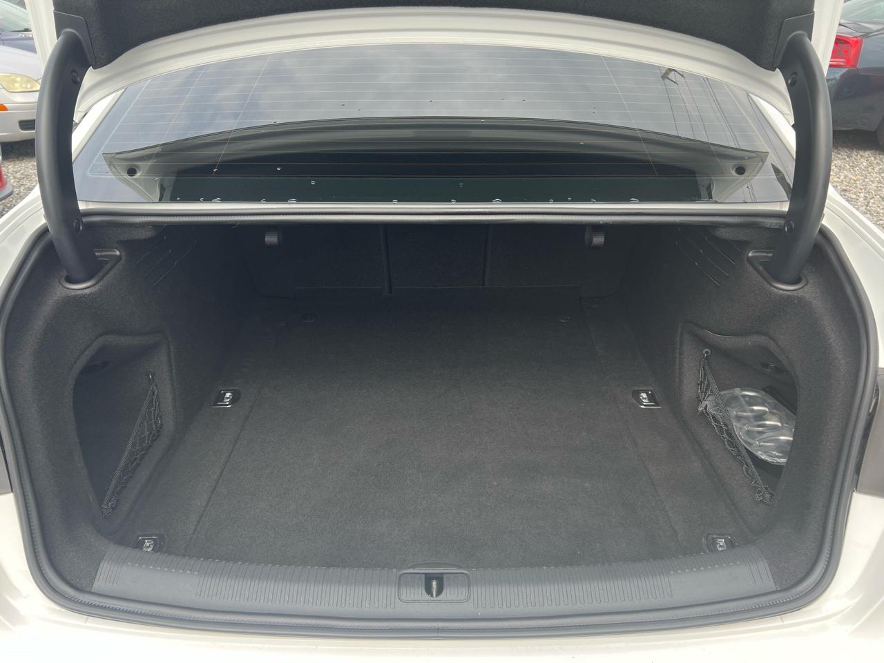 Audi A4 2.0T Premium quattro Sedan 2017