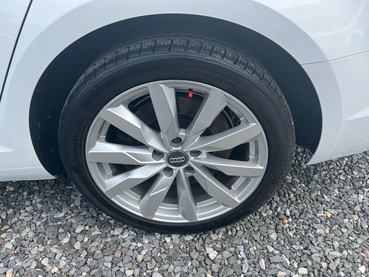 Audi A4 2.0T Premium quattro Sedan 2017