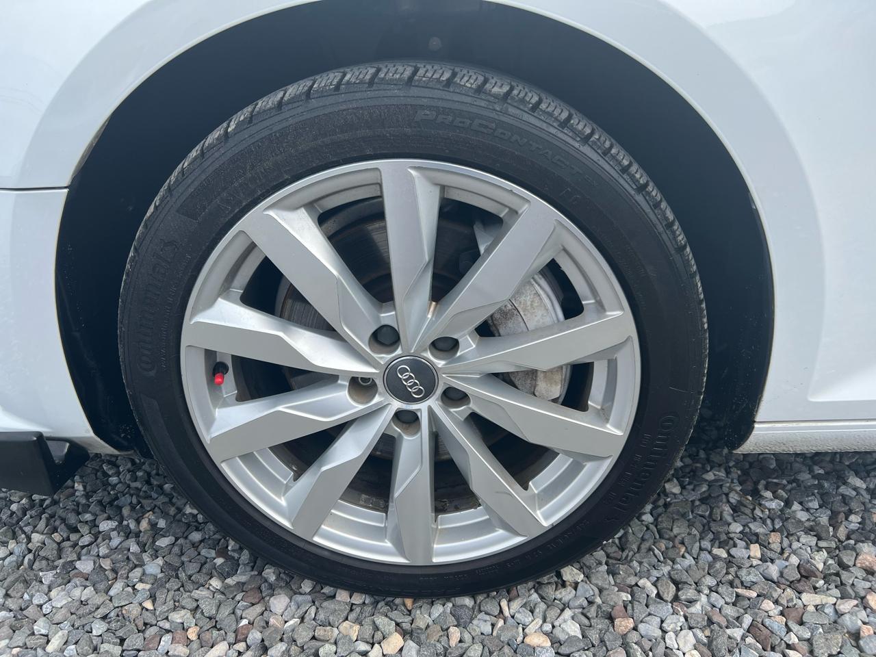 Audi A4 2.0T Premium quattro Sedan 2017