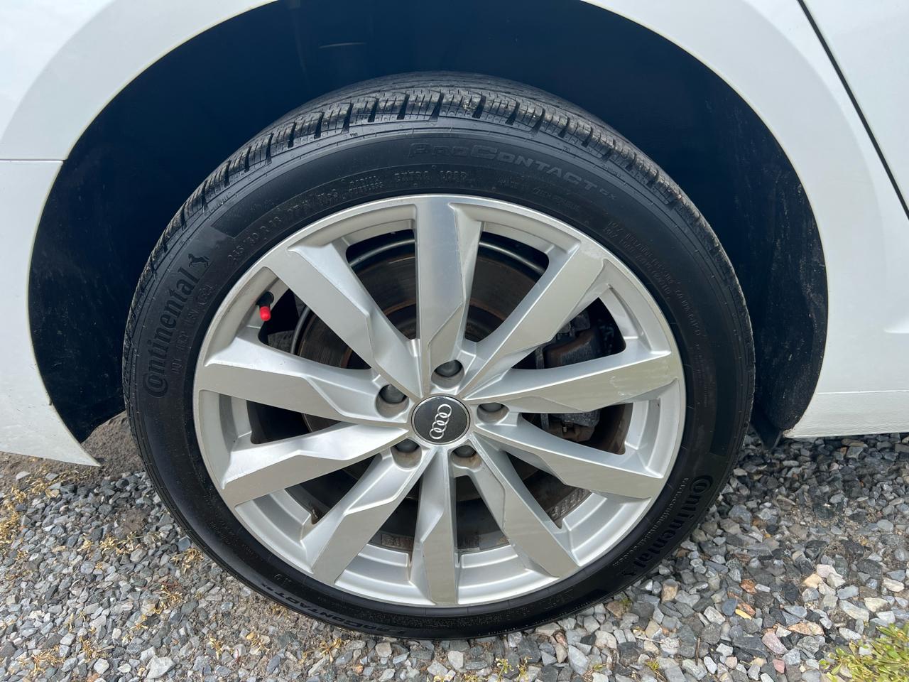 Audi A4 2.0T Premium quattro Sedan 2017