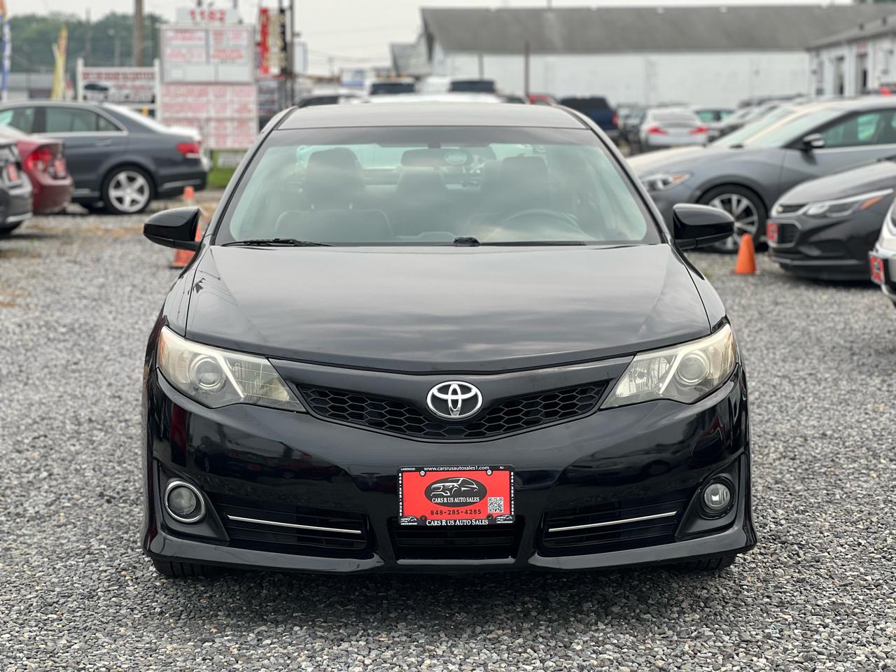 Toyota Camry 4dr Sdn I4 Auto SE (Natl) 2012