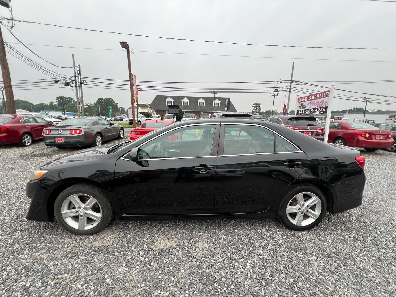 Toyota Camry 4dr Sdn I4 Auto SE (Natl) 2012