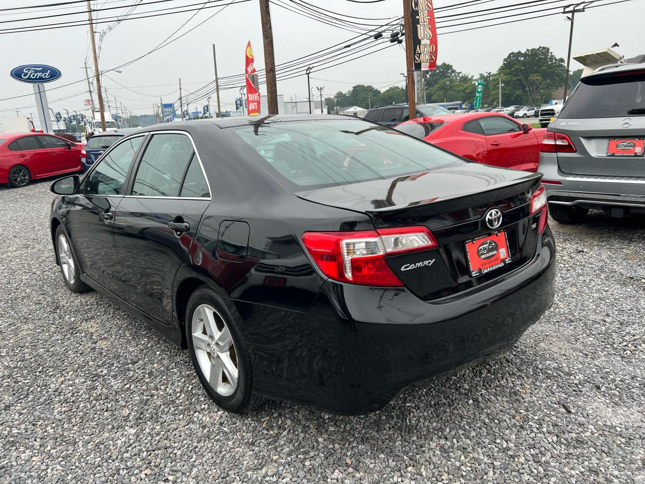 Toyota Camry 4dr Sdn I4 Auto SE (Natl) 2012