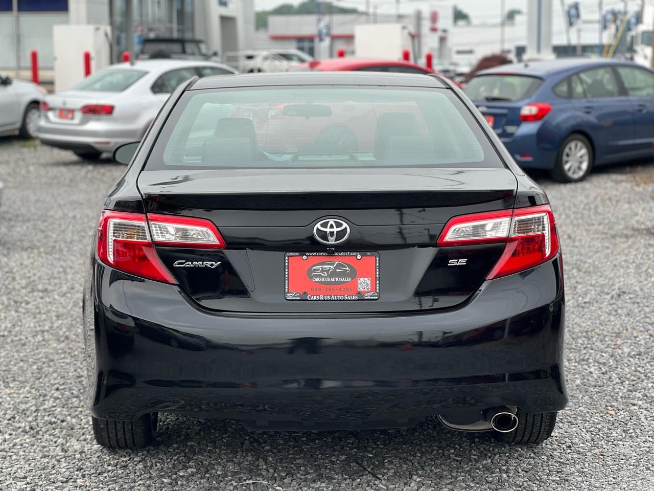 Toyota Camry 4dr Sdn I4 Auto SE (Natl) 2012