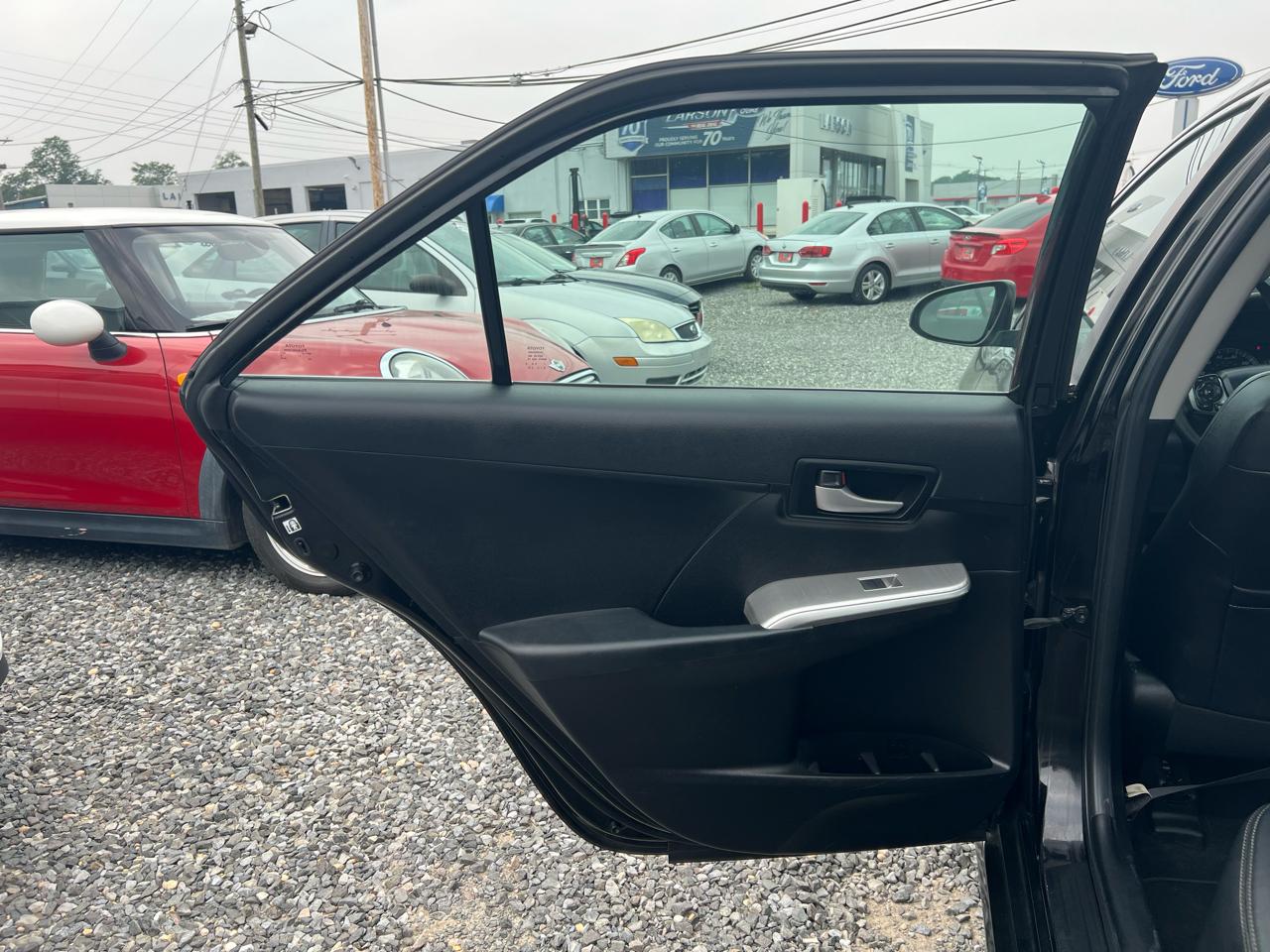 Toyota Camry 4dr Sdn I4 Auto SE (Natl) 2012