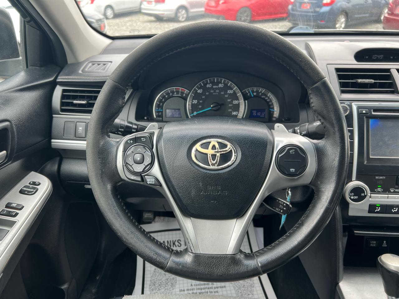 Toyota Camry 4dr Sdn I4 Auto SE (Natl) 2012