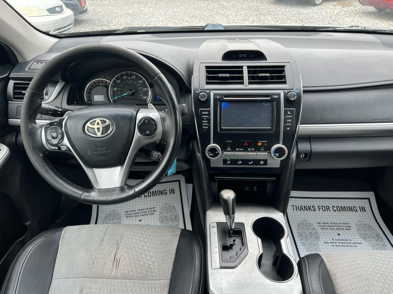 Toyota Camry 4dr Sdn I4 Auto SE (Natl) 2012