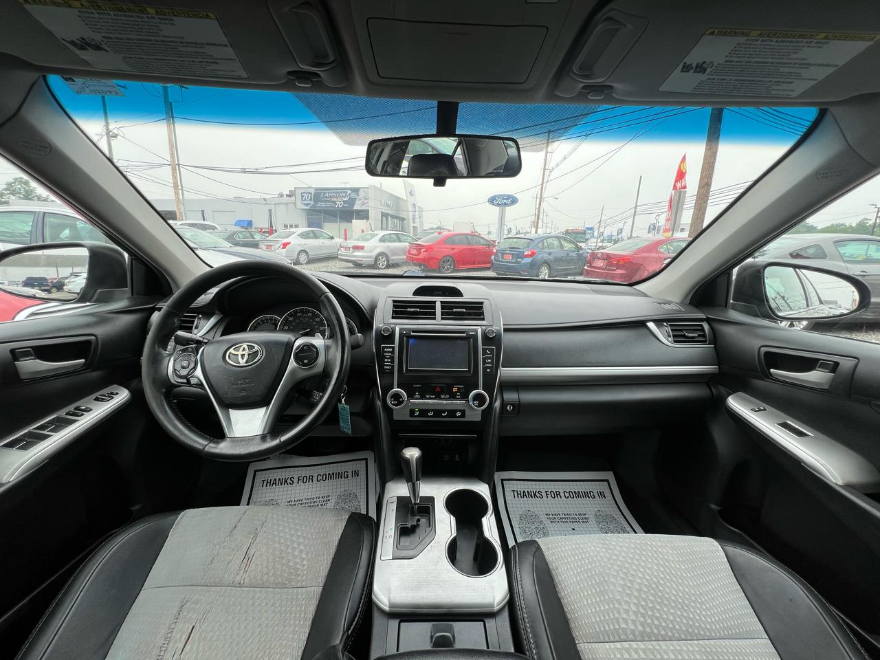 Toyota Camry 4dr Sdn I4 Auto SE (Natl) 2012