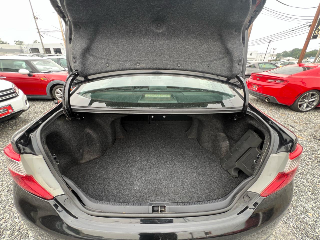 Toyota Camry 4dr Sdn I4 Auto SE (Natl) 2012