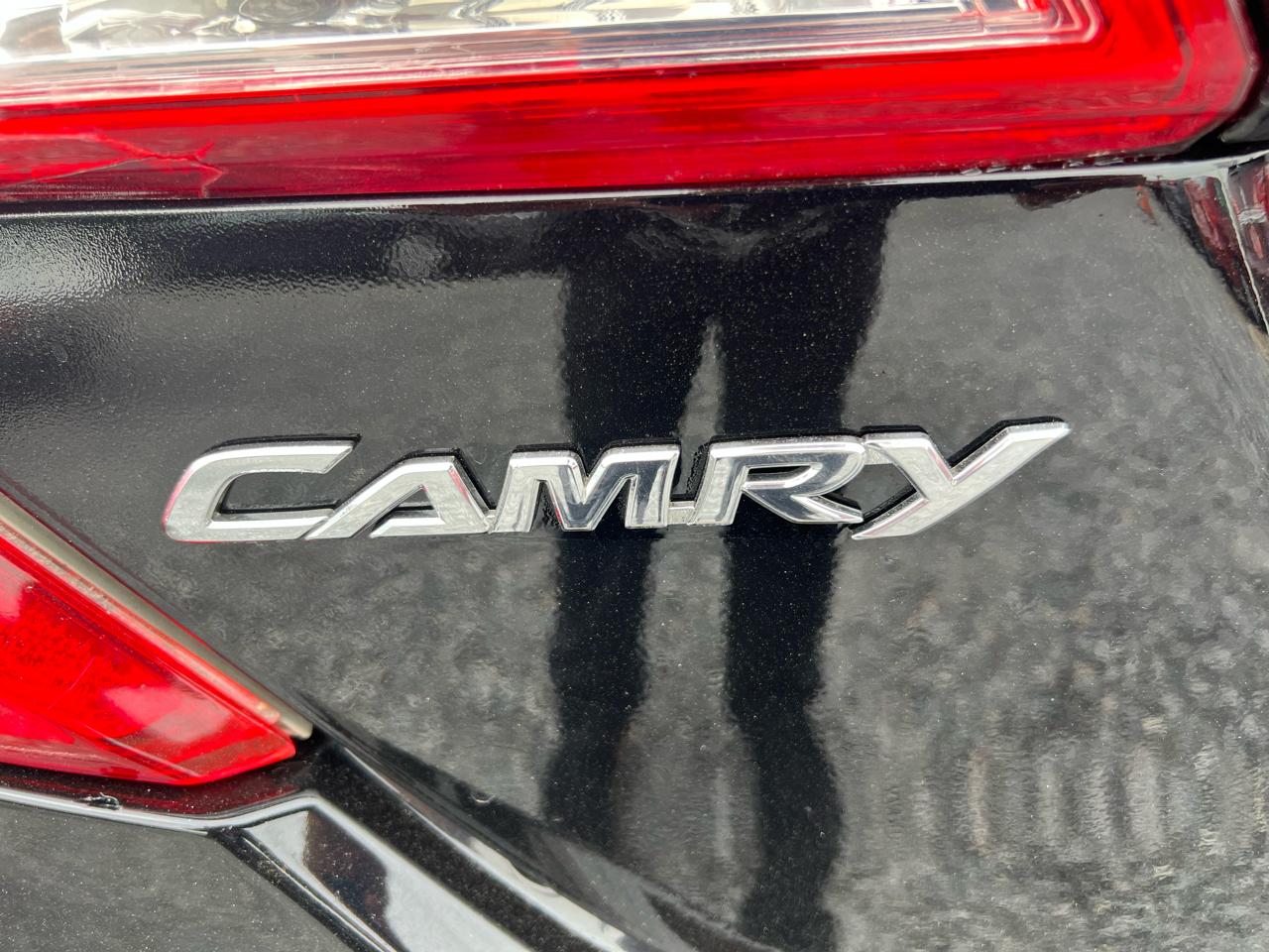 Toyota Camry 4dr Sdn I4 Auto SE (Natl) 2012
