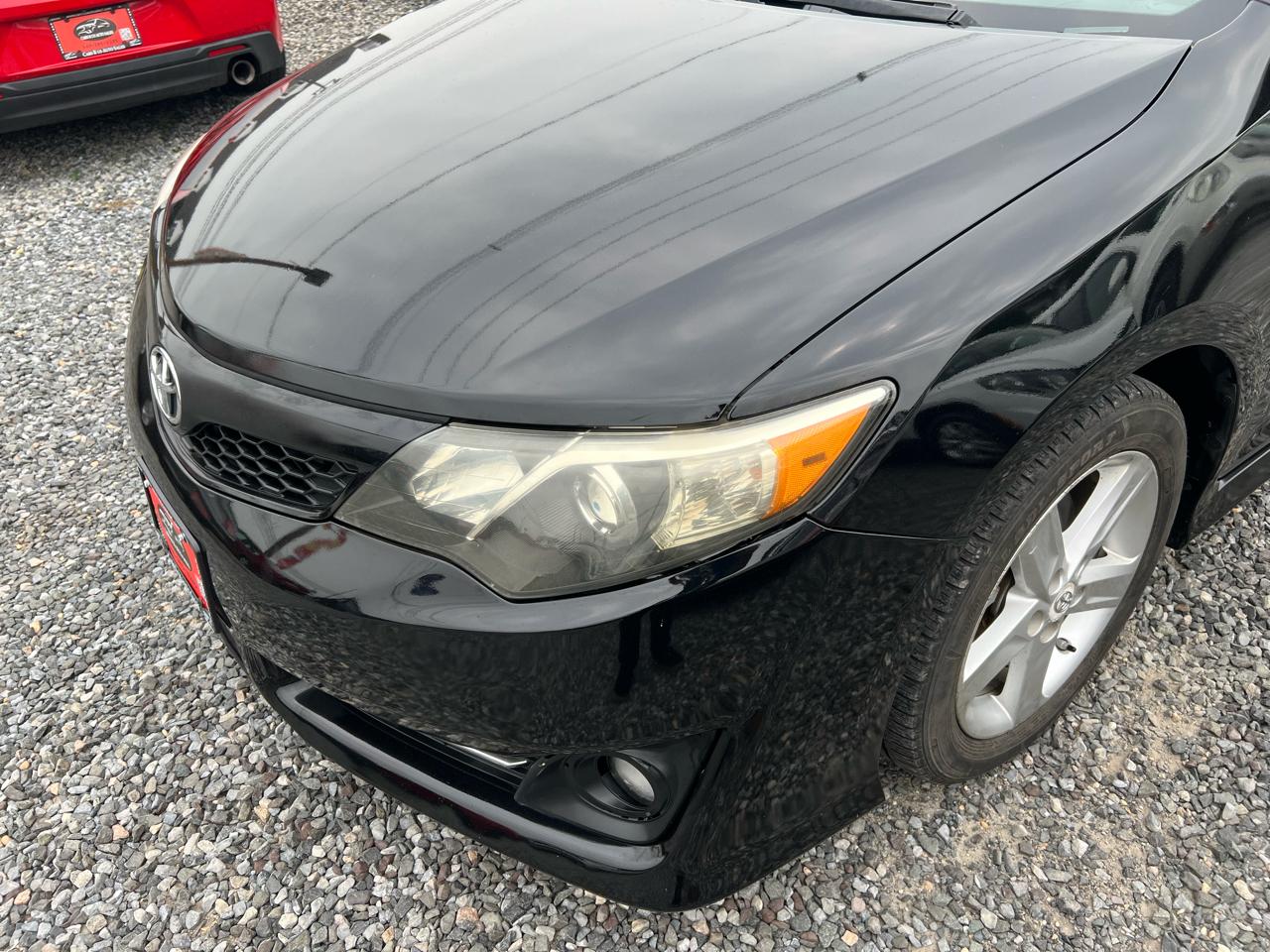 Toyota Camry 4dr Sdn I4 Auto SE (Natl) 2012