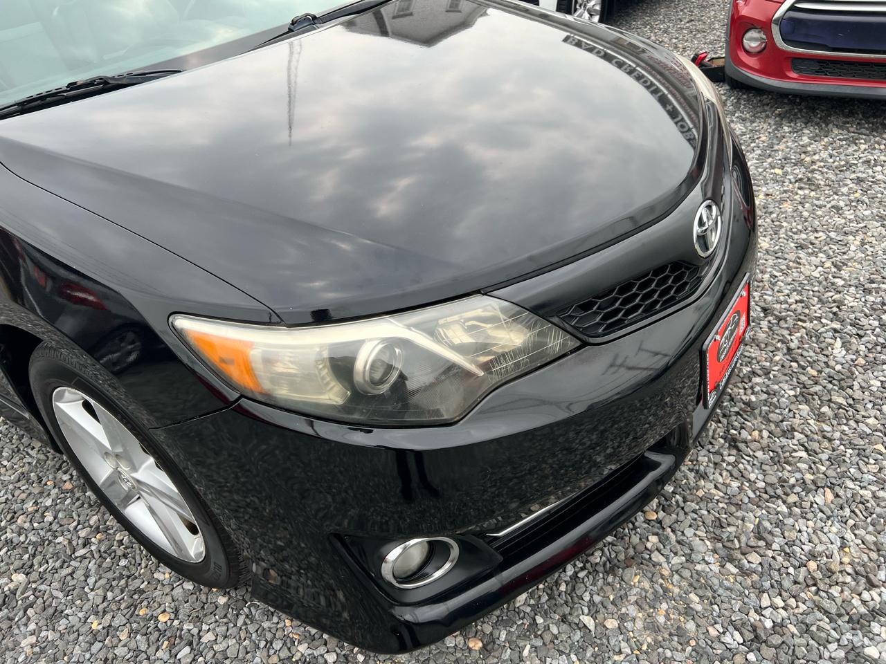 Toyota Camry 4dr Sdn I4 Auto SE (Natl) 2012
