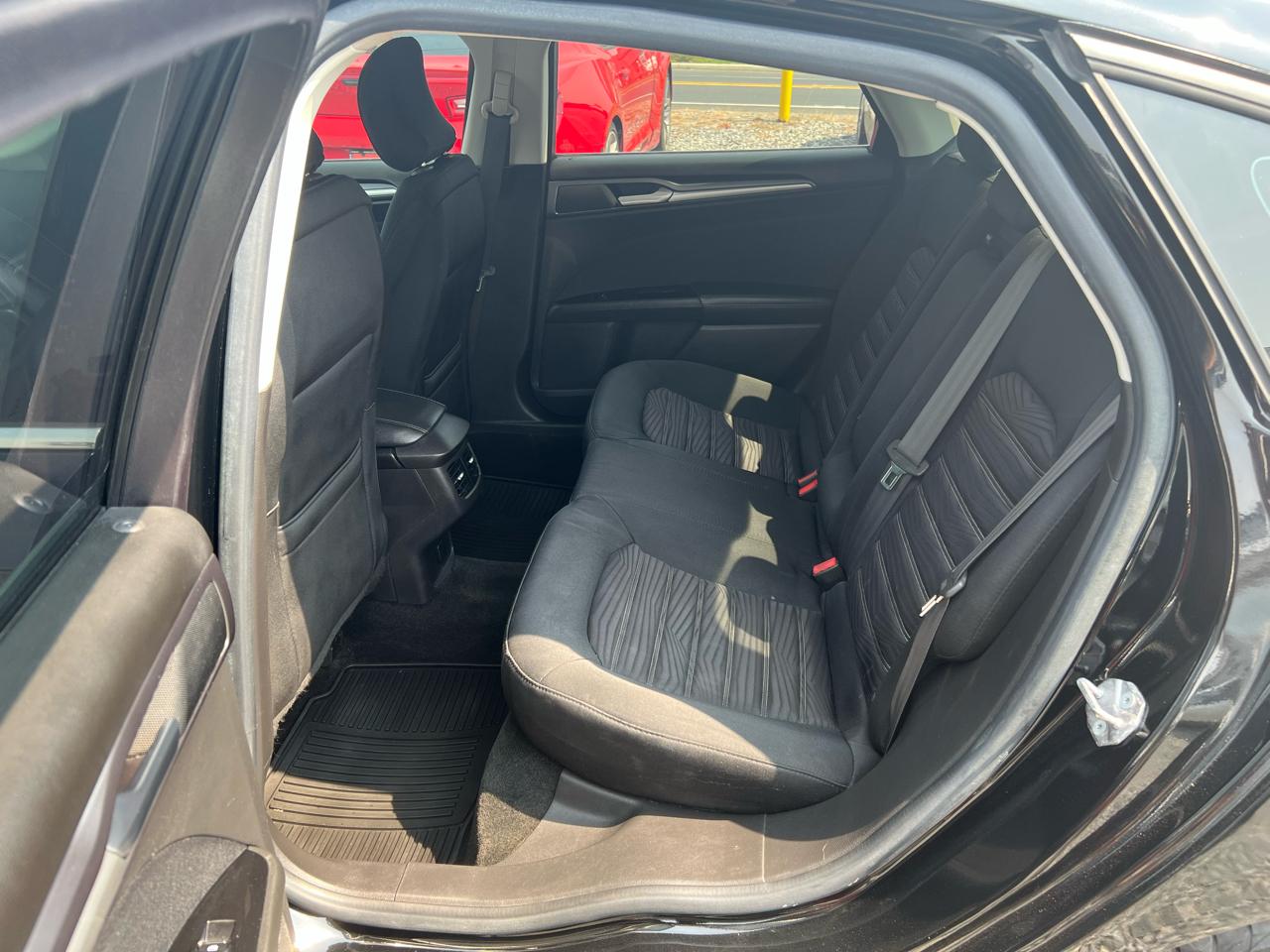 Ford Fusion SE 2016
