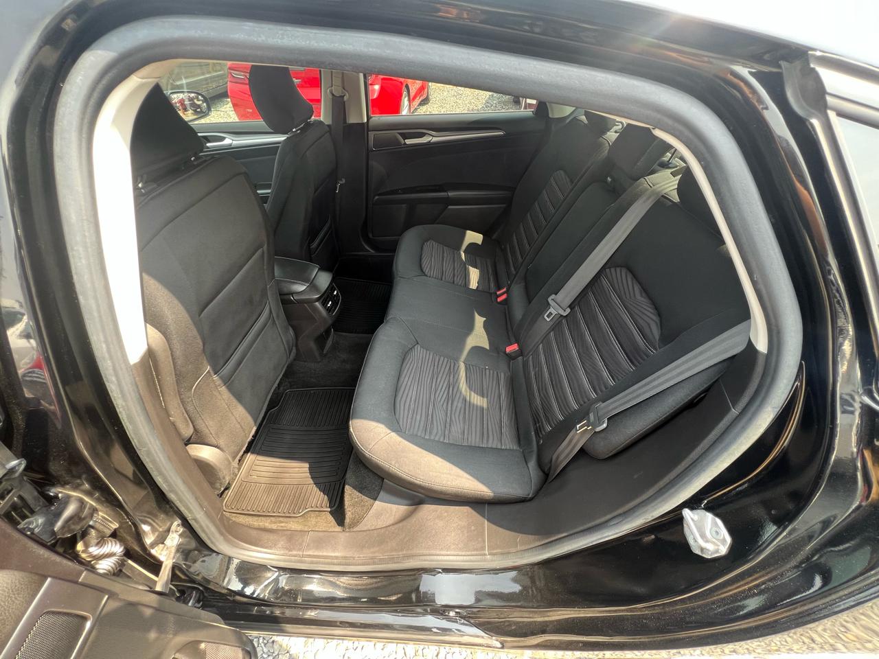 Ford Fusion SE 2016