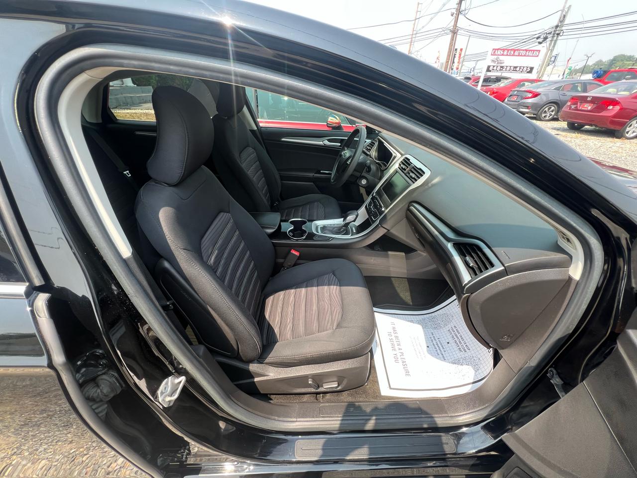 Ford Fusion SE 2016