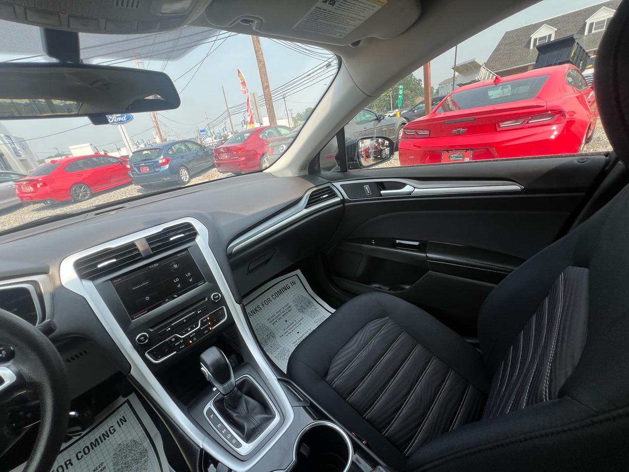 Ford Fusion SE 2016