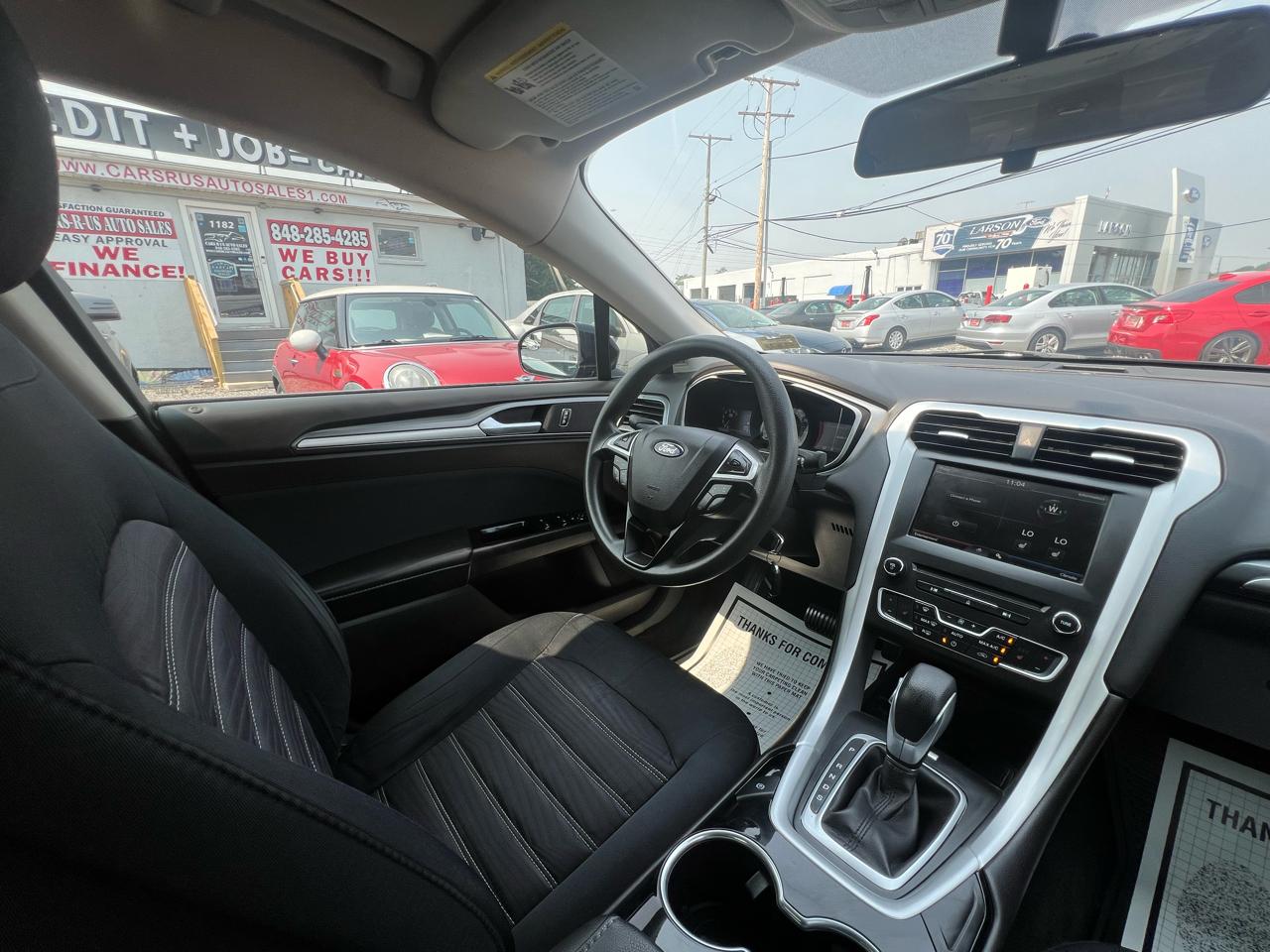 Ford Fusion SE 2016
