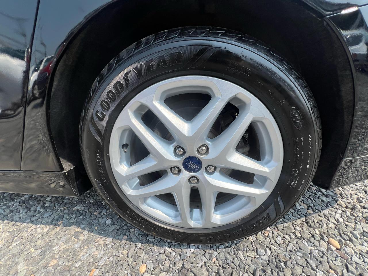 Ford Fusion SE 2016
