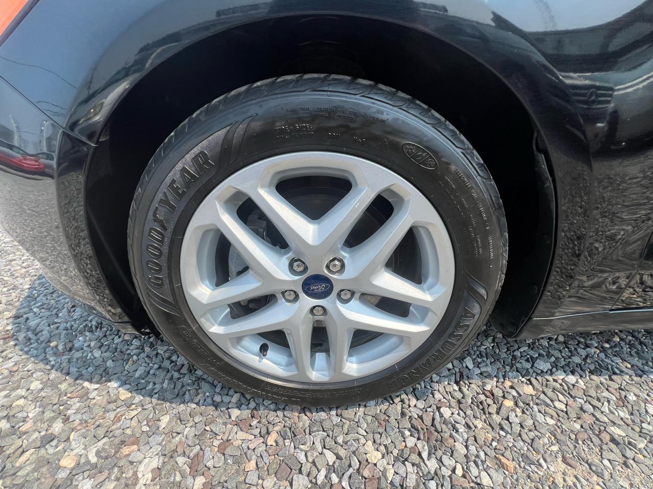 Ford Fusion SE 2016
